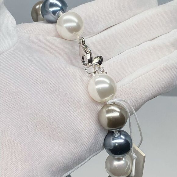 Iris and Lily Mother of Pearl Grey Silver Ivory Pearls Necklace - Picture 5 of 6